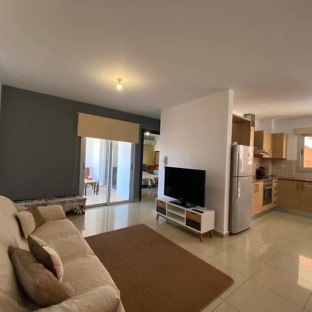 Andris Apartment Paralímni Eksteriør bilde
