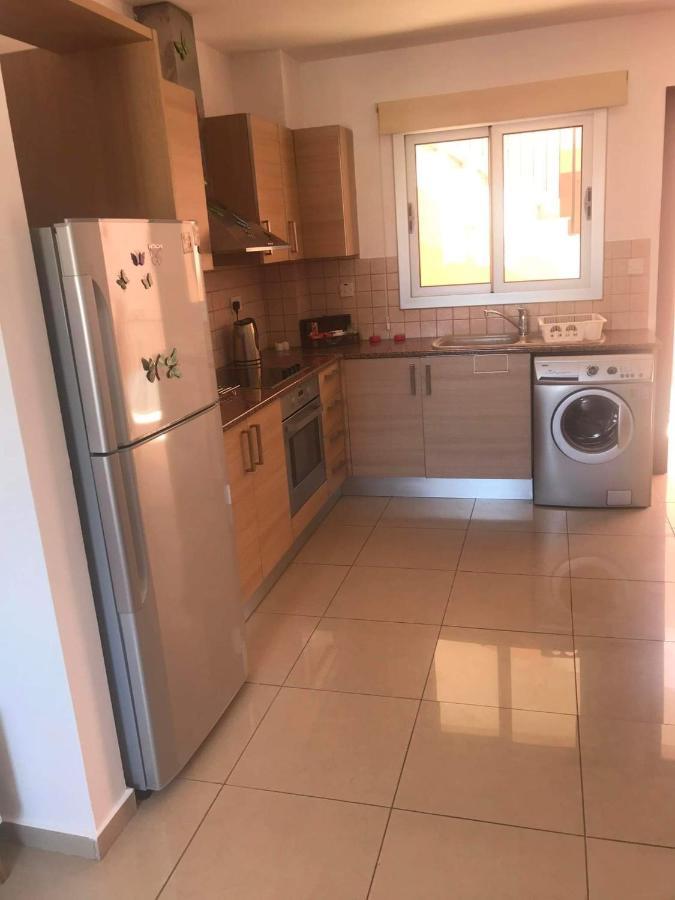 Andris Apartment Paralímni Eksteriør bilde