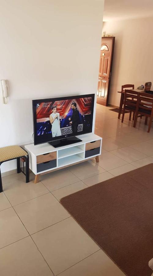 Andris Apartment Paralímni Eksteriør bilde