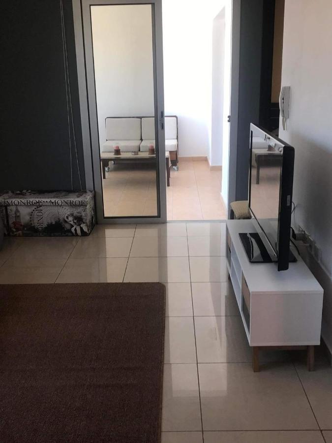 Andris Apartment Paralímni Eksteriør bilde